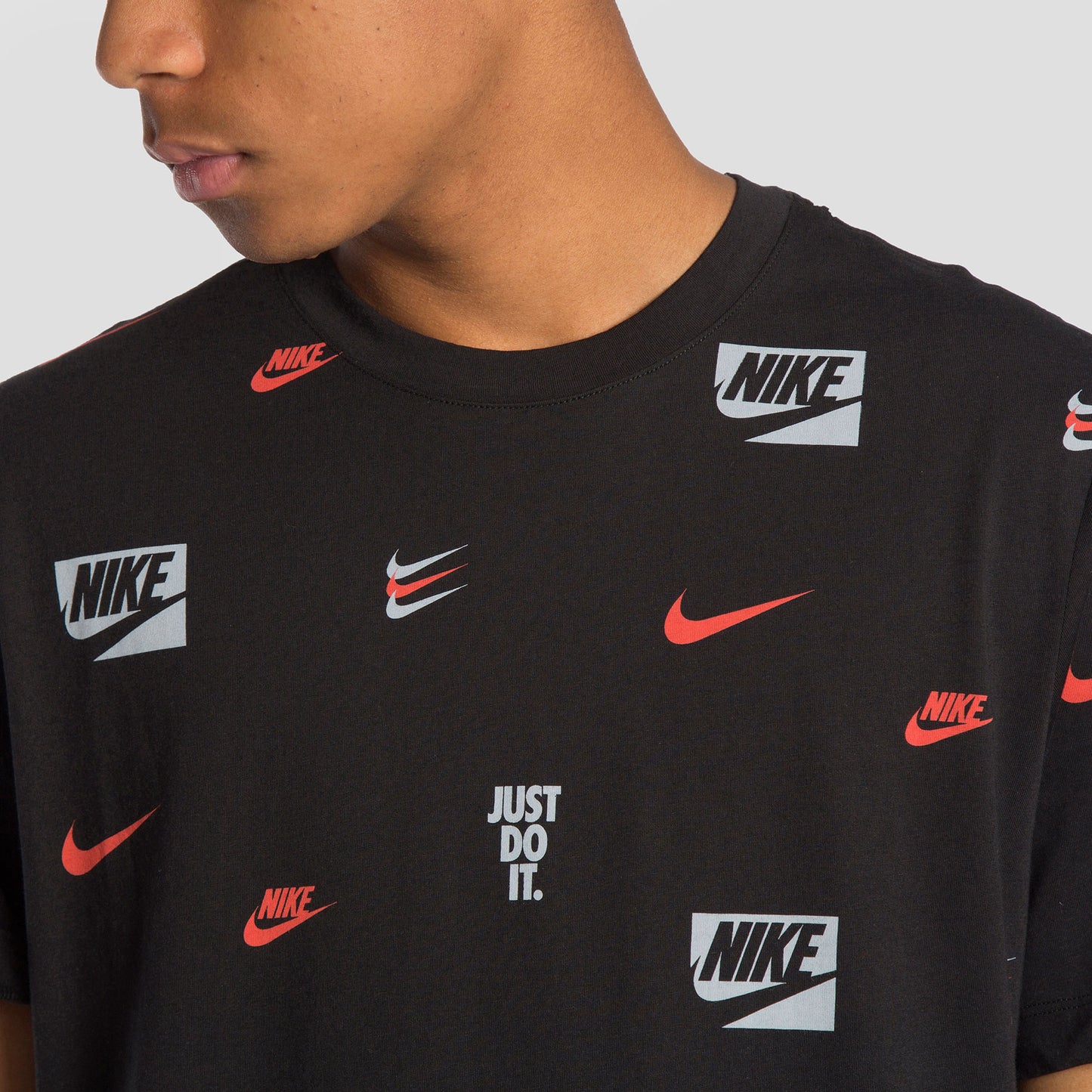 Nike Camiseta Sportswear AOP - CV8962-010 - Colección Chico
