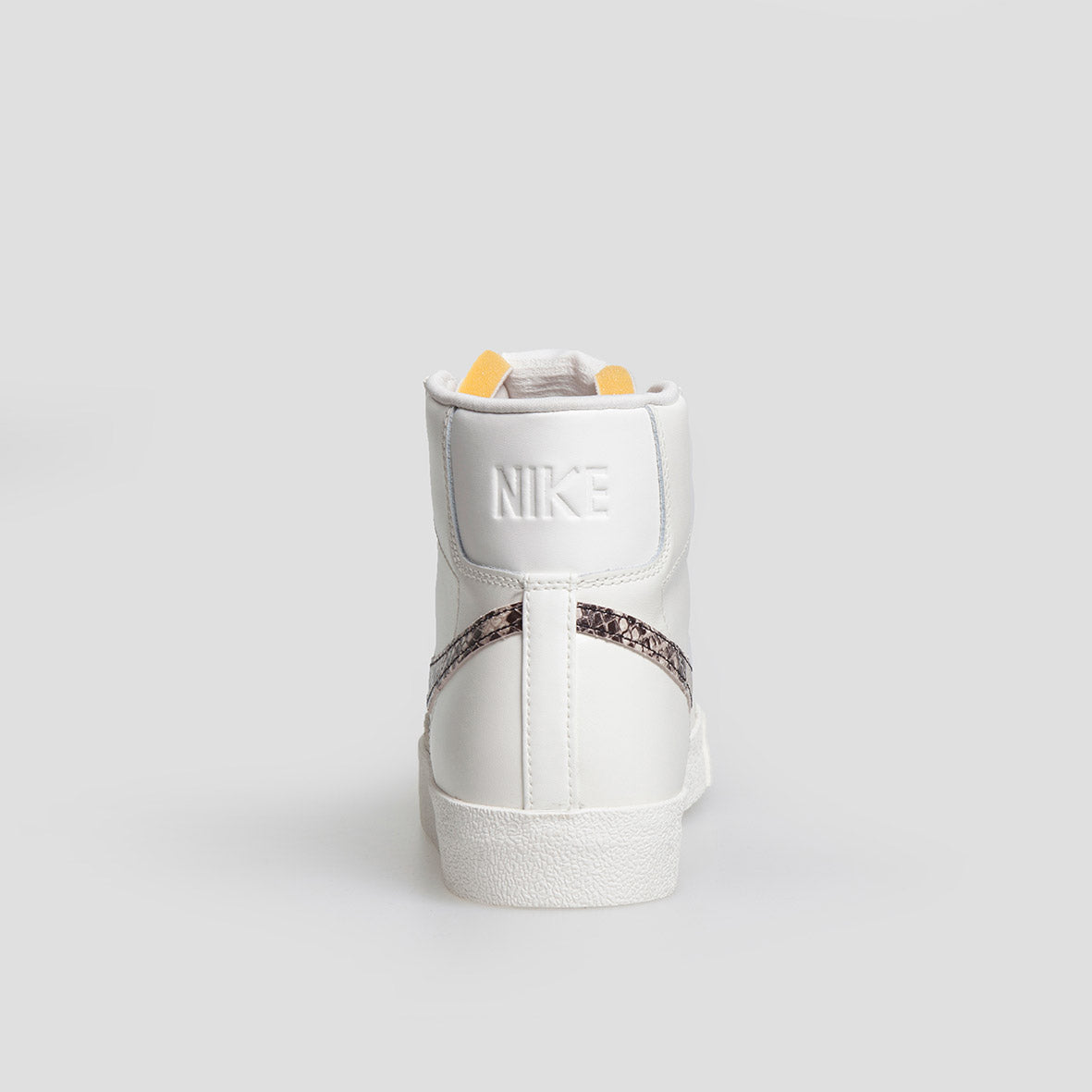Nike Zapatilla Blazer Mid - DA8736-100 - Colección Unisex